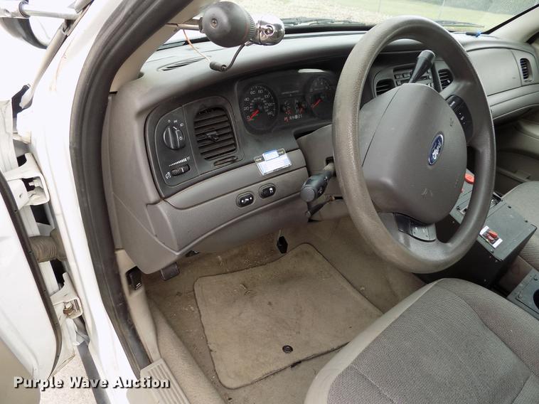 image for item FG9401 2010 Ford Crown Victoria Police Interceptor