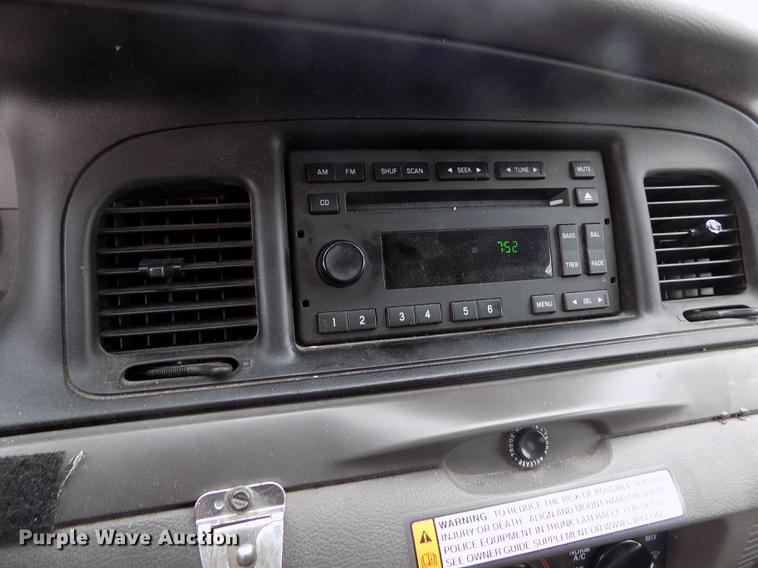 image for item FG9401 2010 Ford Crown Victoria Police Interceptor