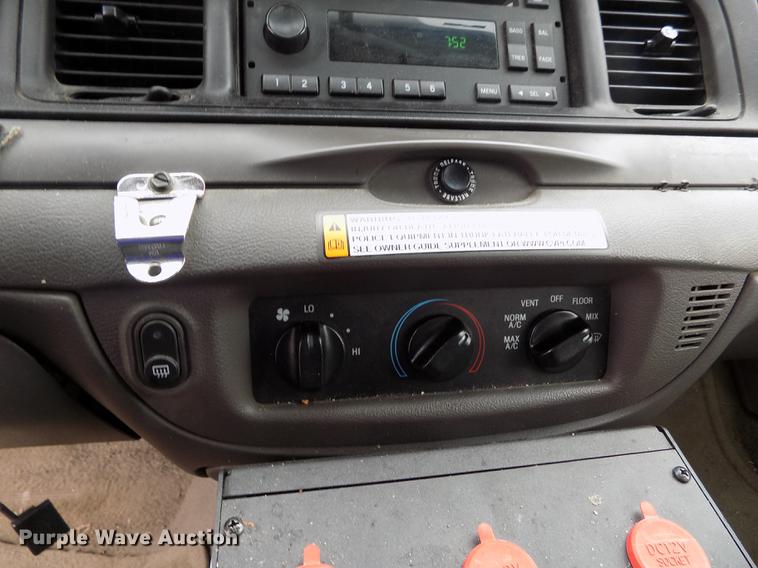 image for item FG9401 2010 Ford Crown Victoria Police Interceptor