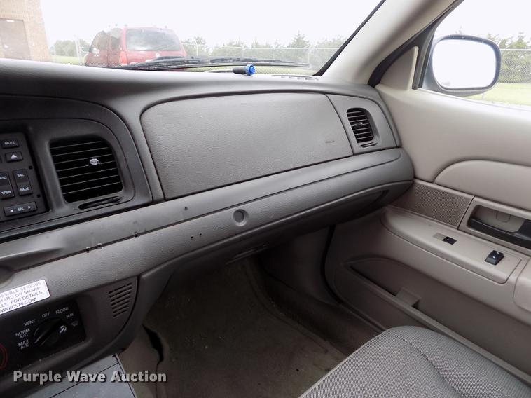 image for item FG9401 2010 Ford Crown Victoria Police Interceptor