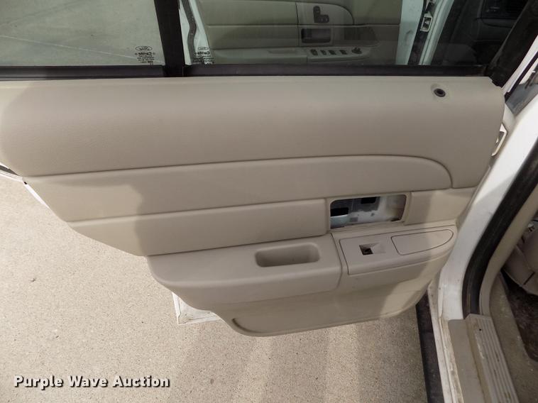 image for item FG9401 2010 Ford Crown Victoria Police Interceptor