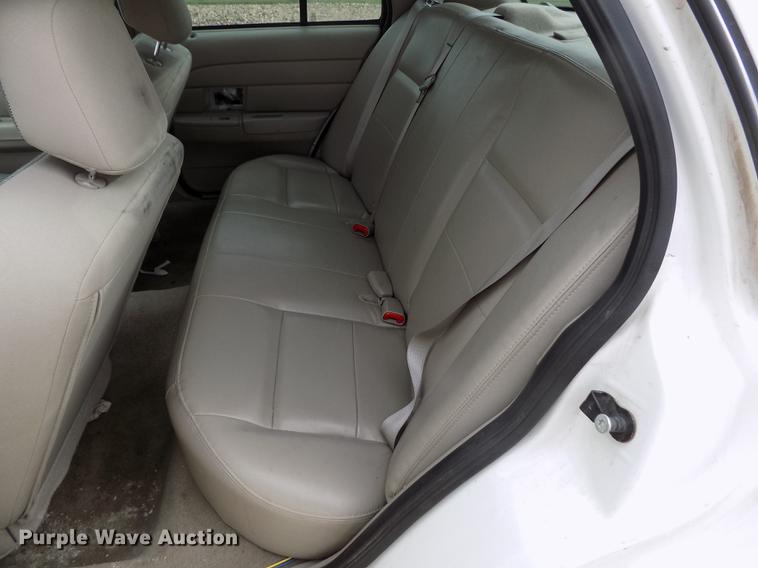 image for item FG9401 2010 Ford Crown Victoria Police Interceptor