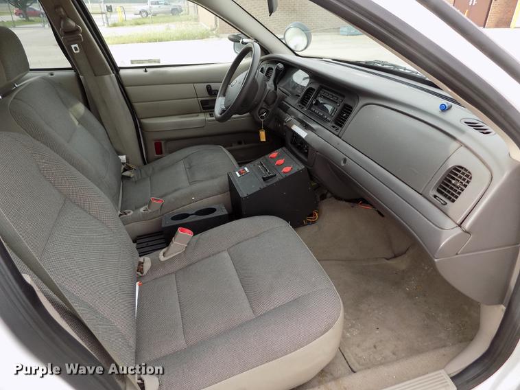 image for item FG9401 2010 Ford Crown Victoria Police Interceptor
