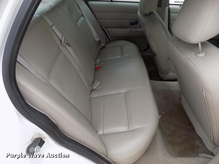 image for item FG9401 2010 Ford Crown Victoria Police Interceptor