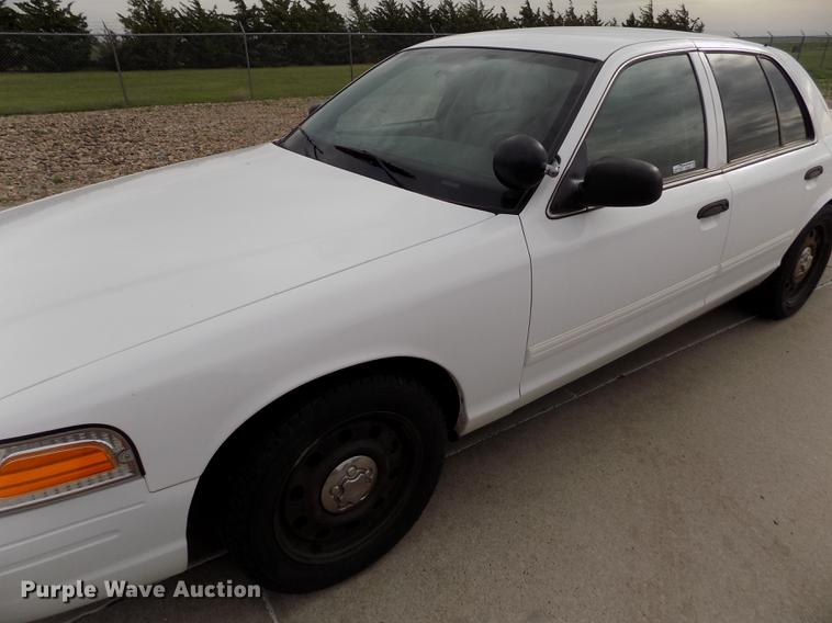 image for item FG9401 2010 Ford Crown Victoria Police Interceptor