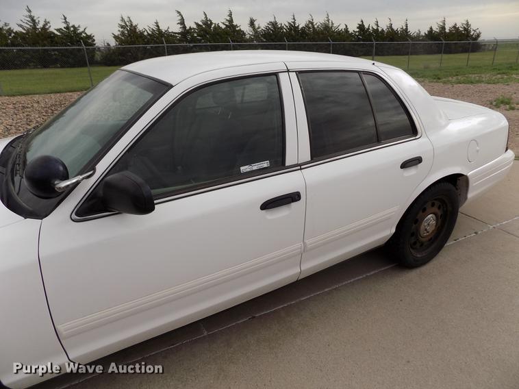 image for item FG9401 2010 Ford Crown Victoria Police Interceptor
