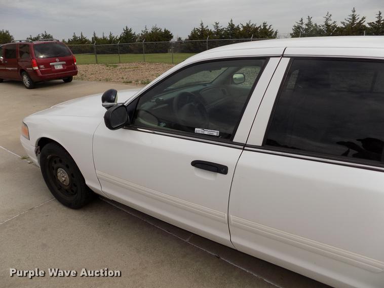 image for item FG9401 2010 Ford Crown Victoria Police Interceptor
