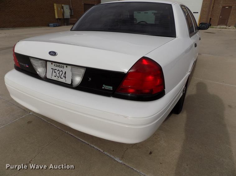 image for item FG9401 2010 Ford Crown Victoria Police Interceptor