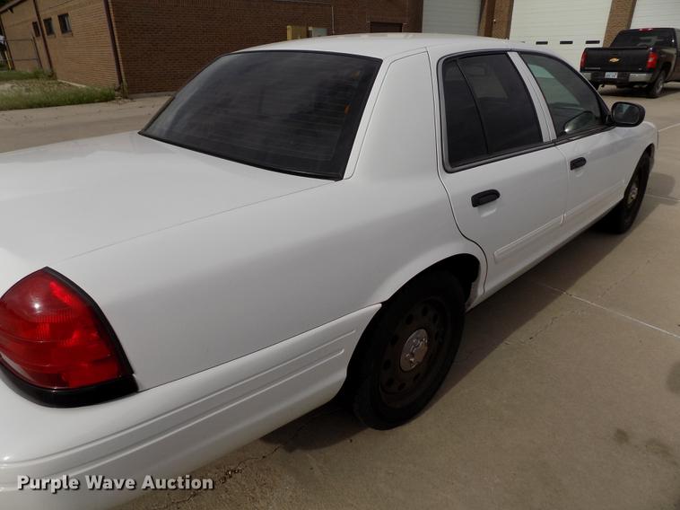 image for item FG9401 2010 Ford Crown Victoria Police Interceptor