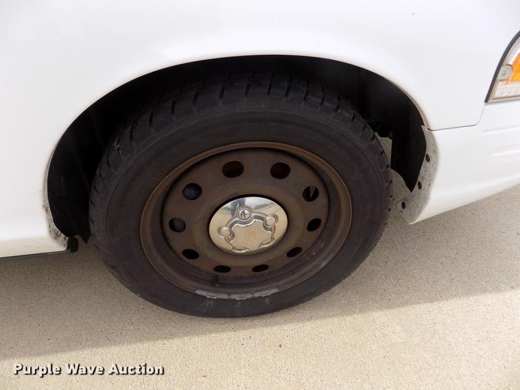 image for item FG9401 2010 Ford Crown Victoria Police Interceptor