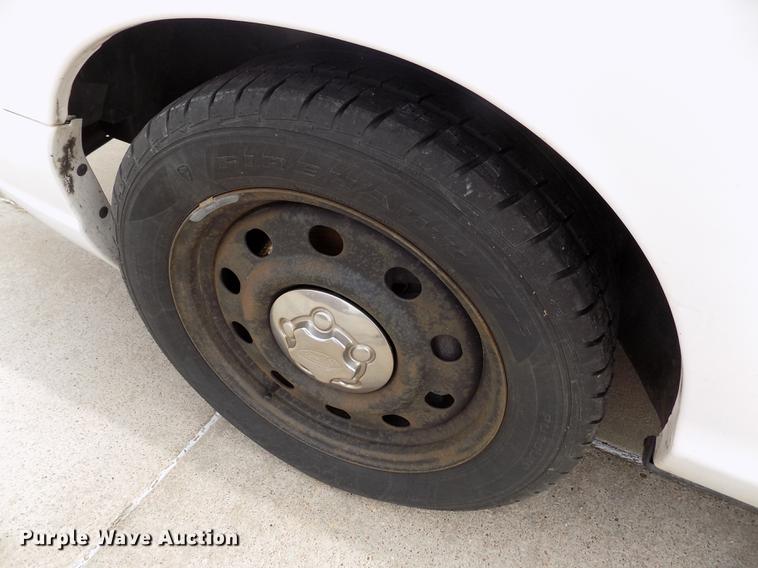 image for item FG9401 2010 Ford Crown Victoria Police Interceptor