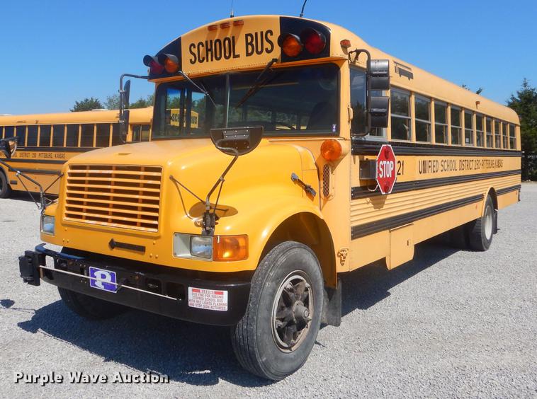 image for item FH9437 1994 International 3800 school bus