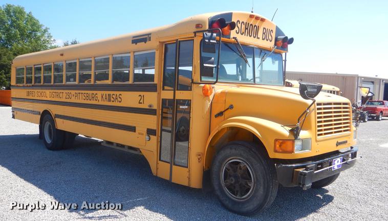 image for item FH9437 1994 International 3800 school bus