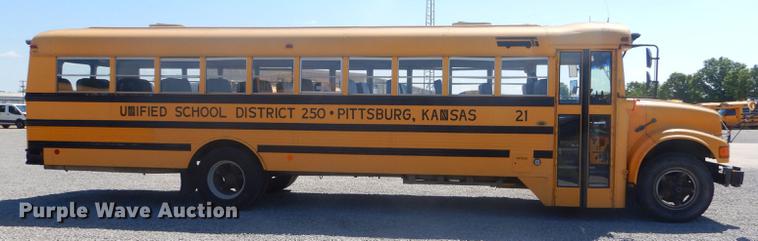 image for item FH9437 1994 International 3800 school bus
