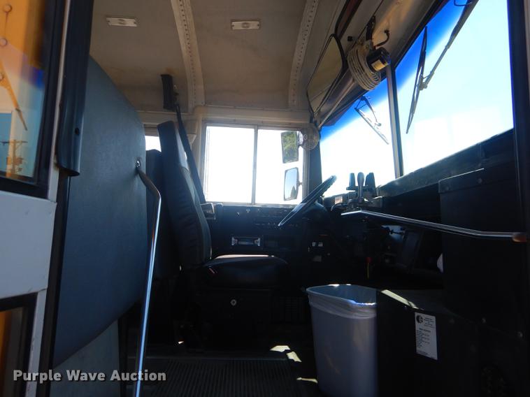 image for item FH9437 1994 International 3800 school bus