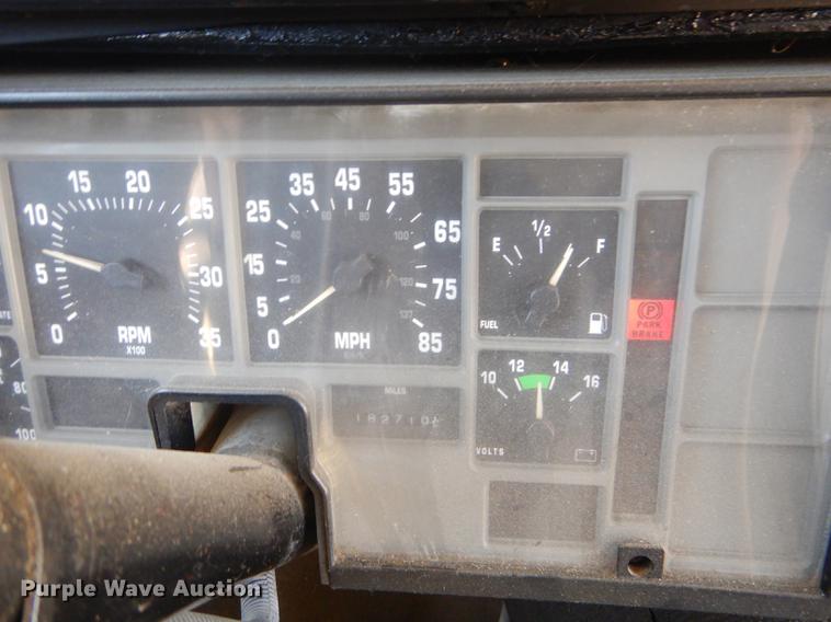 image for item FH9437 1994 International 3800 school bus