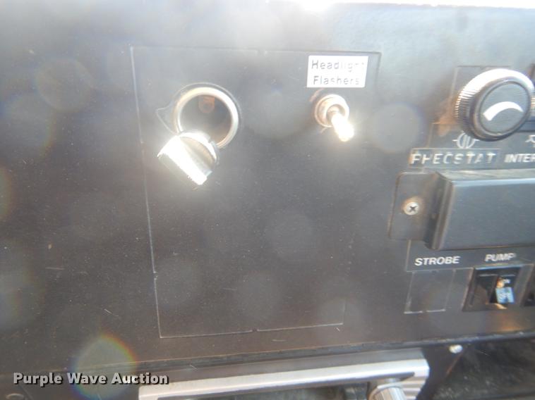 image for item FH9437 1994 International 3800 school bus