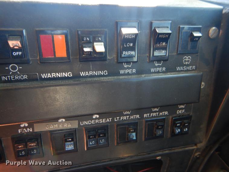 image for item FH9437 1994 International 3800 school bus