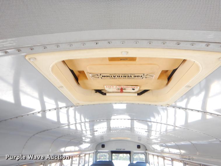 image for item FH9437 1994 International 3800 school bus