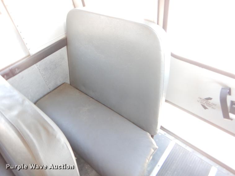 image for item FH9437 1994 International 3800 school bus