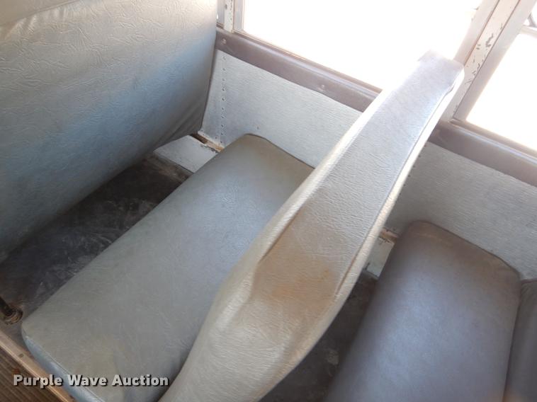 image for item FH9437 1994 International 3800 school bus