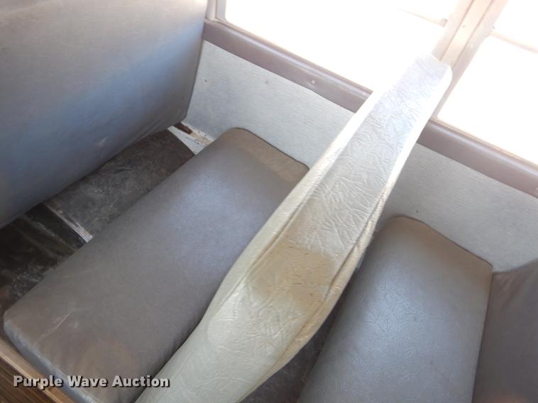 image for item FH9437 1994 International 3800 school bus