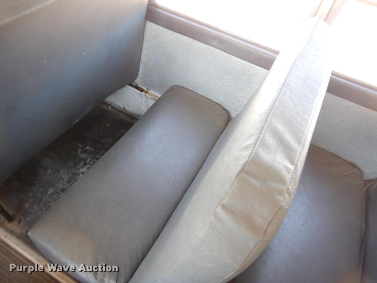 image for item FH9437 1994 International 3800 school bus