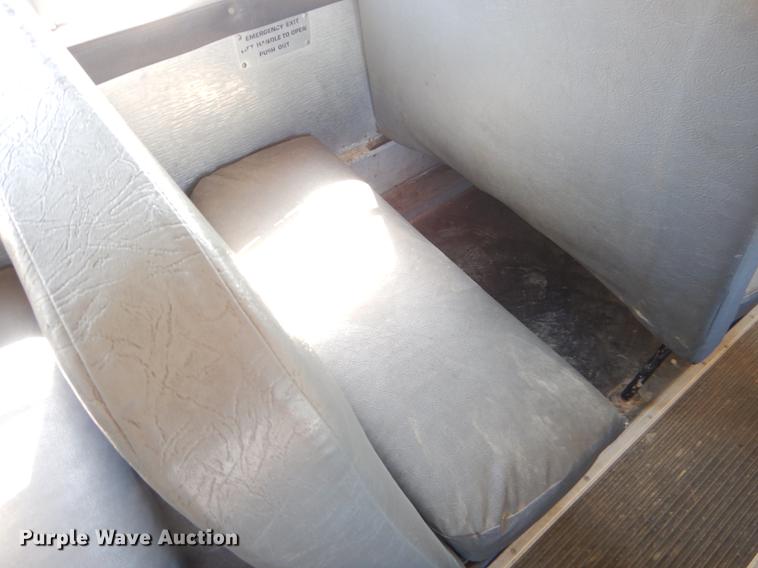 image for item FH9437 1994 International 3800 school bus