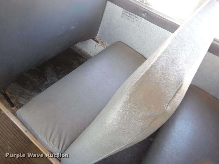 image for item FH9437 1994 International 3800 school bus