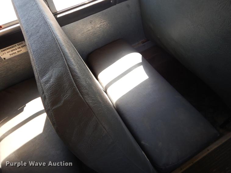 image for item FH9437 1994 International 3800 school bus