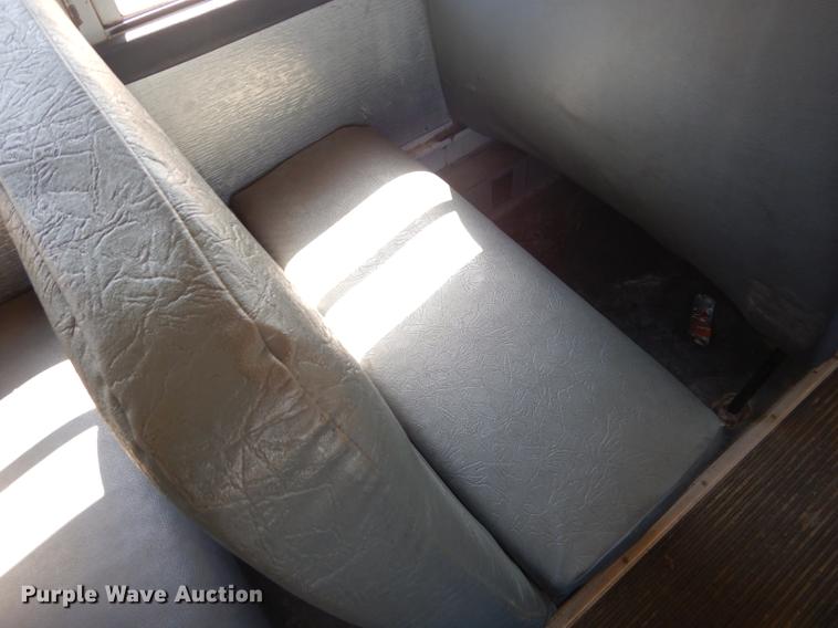 image for item FH9437 1994 International 3800 school bus