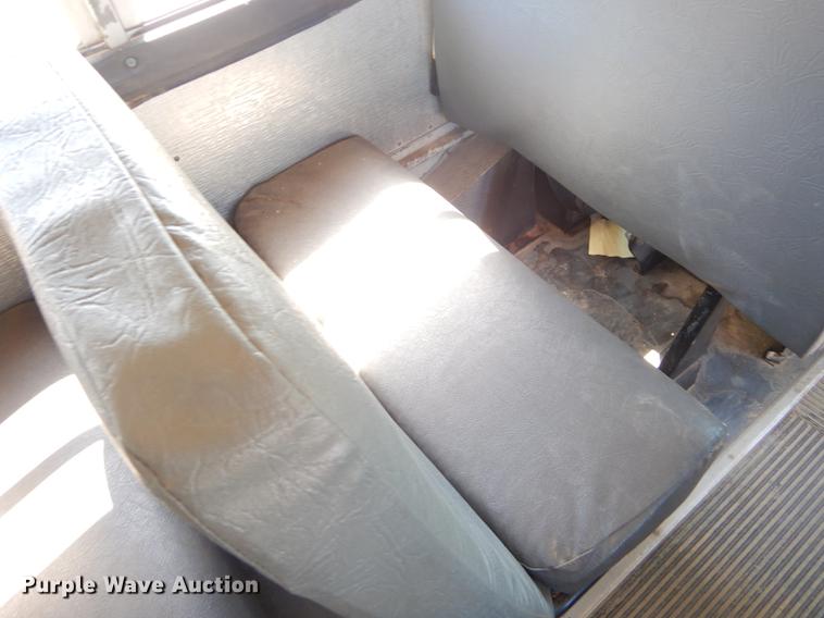 image for item FH9437 1994 International 3800 school bus