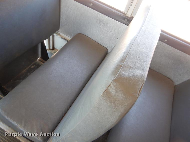 image for item FH9437 1994 International 3800 school bus