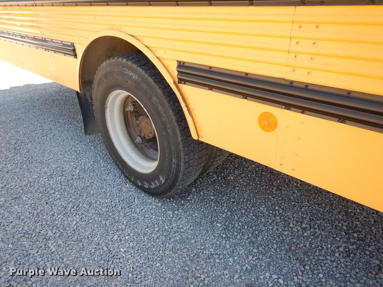 image for item FH9437 1994 International 3800 school bus