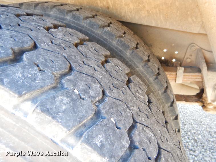 image for item FH9437 1994 International 3800 school bus