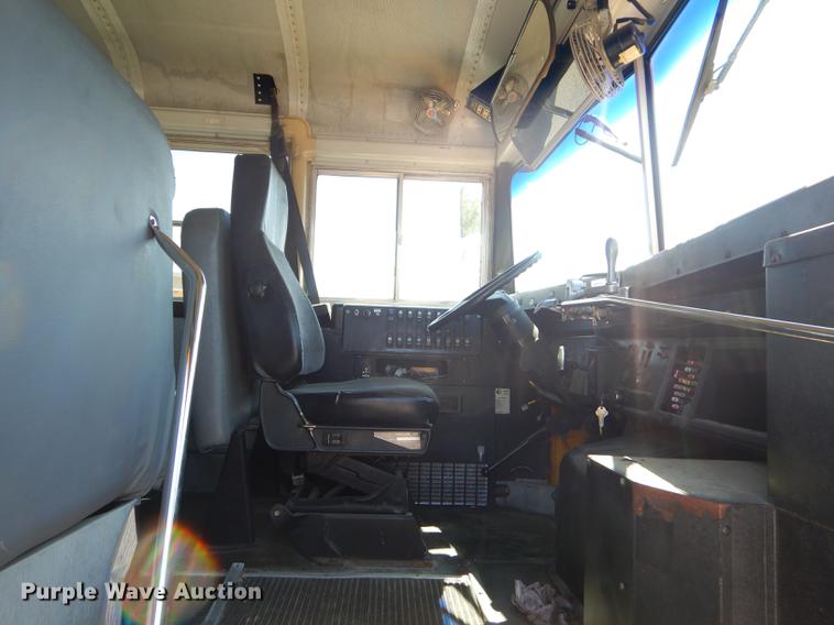 image for item FH9438 1998 International 3800 school bus