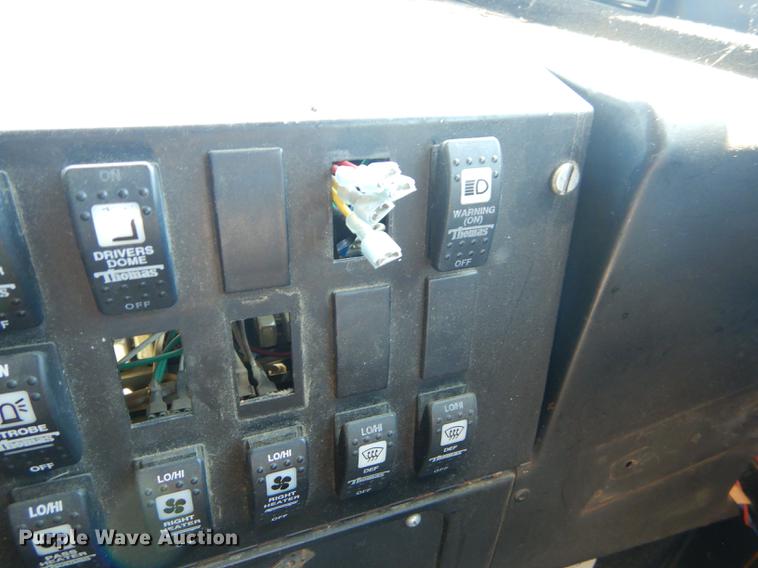 image for item FH9438 1998 International 3800 school bus