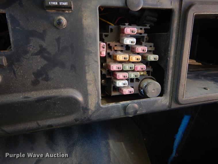 image for item FH9438 1998 International 3800 school bus