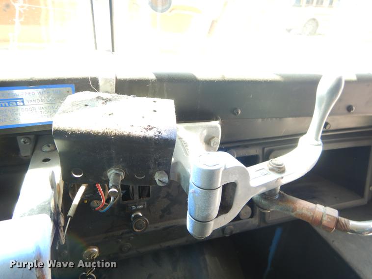 image for item FH9438 1998 International 3800 school bus