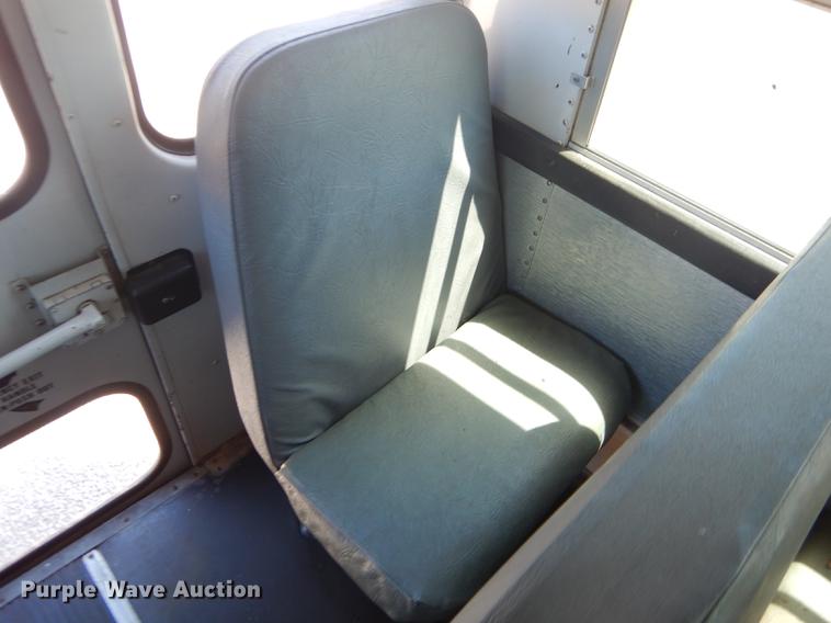 image for item FH9438 1998 International 3800 school bus