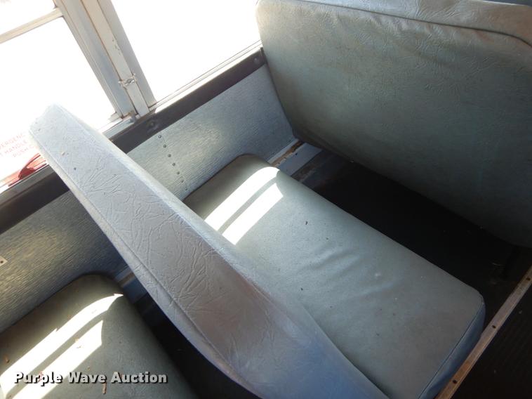 image for item FH9438 1998 International 3800 school bus