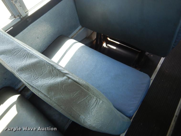 image for item FH9438 1998 International 3800 school bus