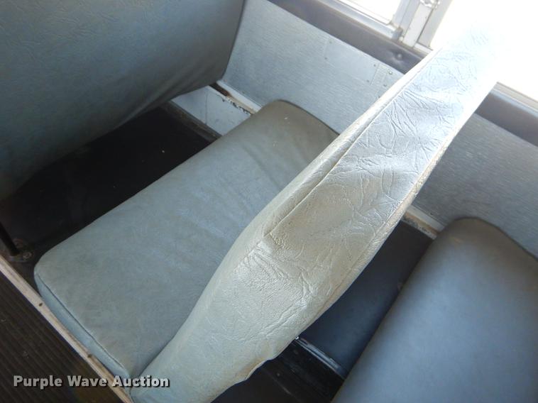 image for item FH9438 1998 International 3800 school bus