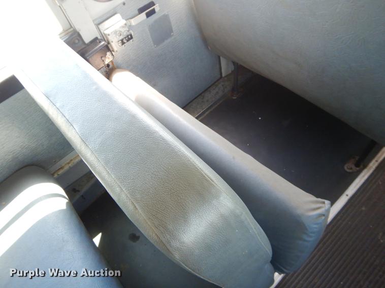 image for item FH9438 1998 International 3800 school bus