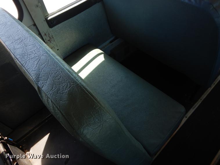 image for item FH9438 1998 International 3800 school bus