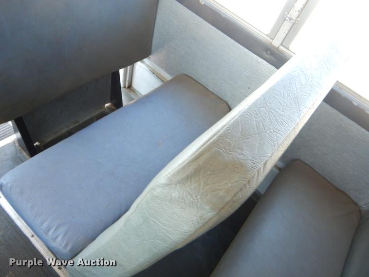 image for item FH9438 1998 International 3800 school bus