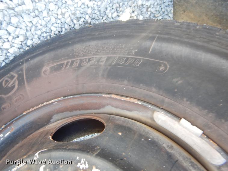 image for item FH9438 1998 International 3800 school bus