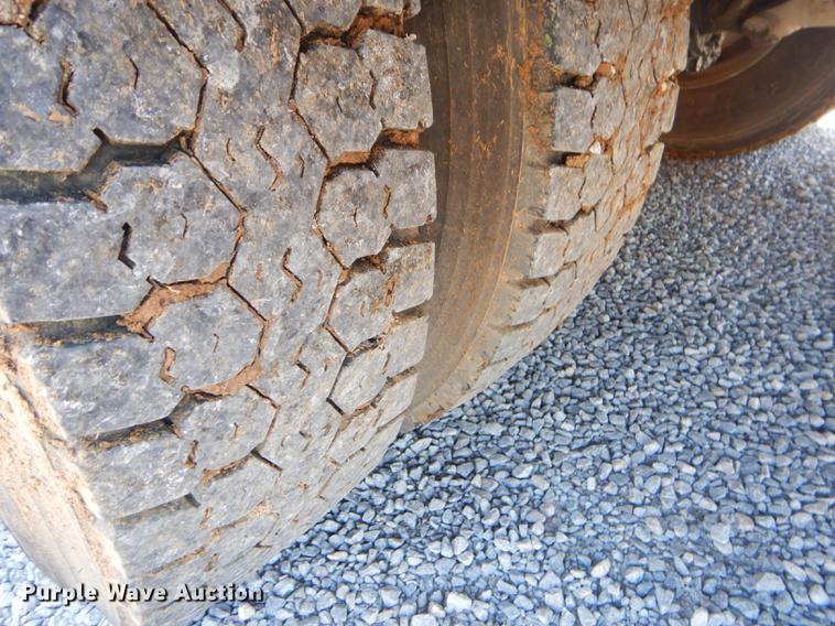 image for item FH9438 1998 International 3800 school bus