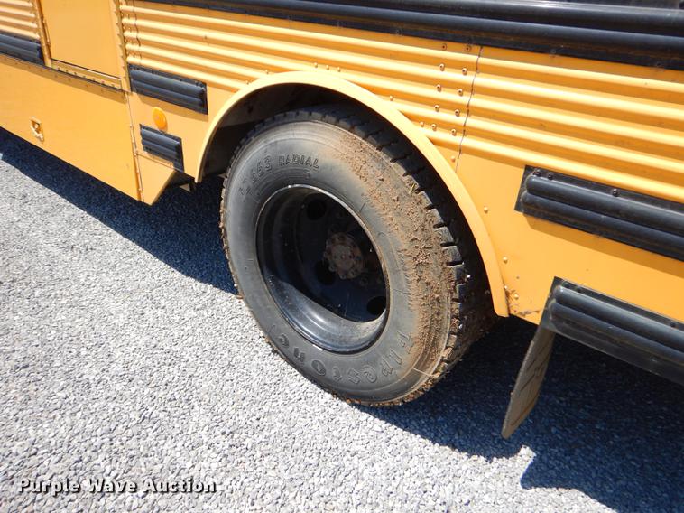 image for item FH9438 1998 International 3800 school bus