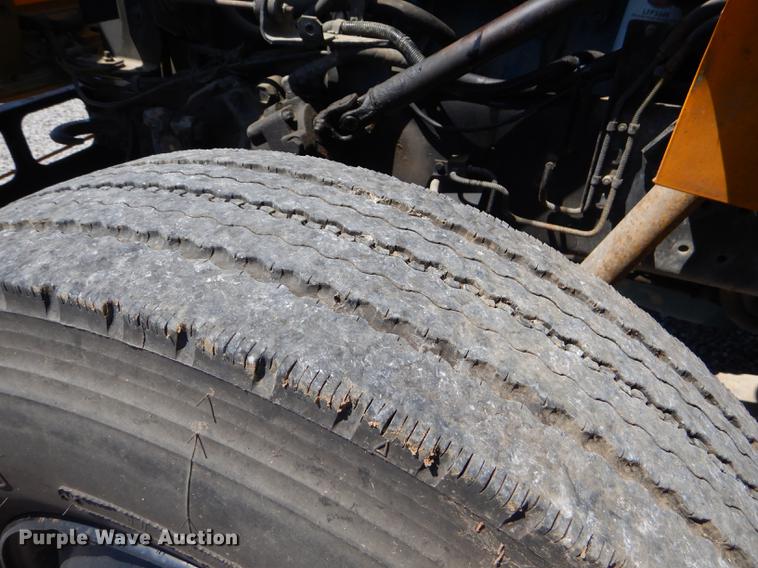 image for item FH9438 1998 International 3800 school bus